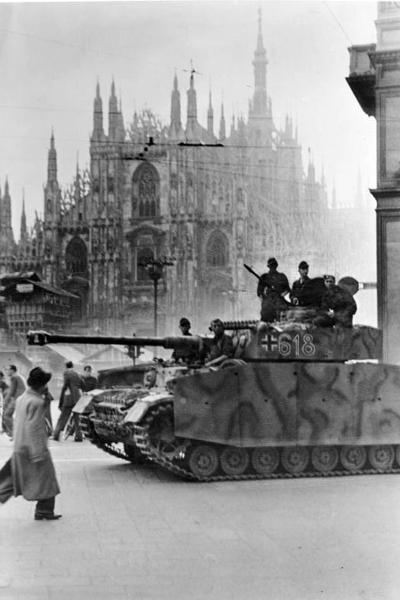 Carro armato tedesco a Milano il 9 settembre 1944